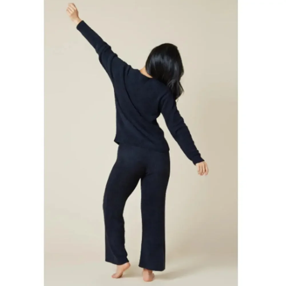 Softies Black Solid Marshmallow V-Neck Lounge Set Size XL